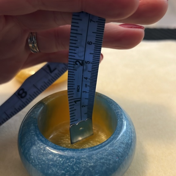 Light blue and yellow trinket resin dish with lid - Picture 7 of 7